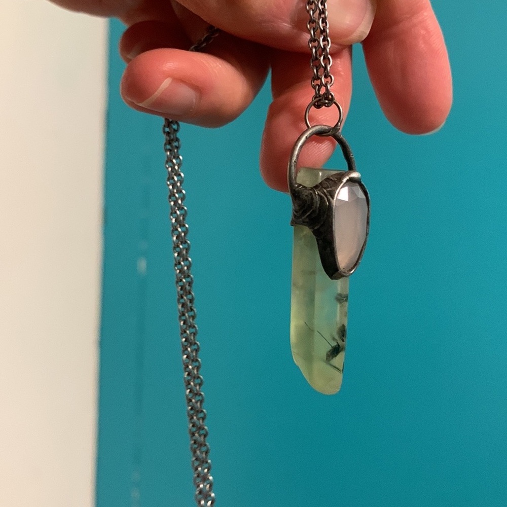 Prehnite & faceted peach moonstone Tiffany technique crystal pendant - Picture 6 of 14